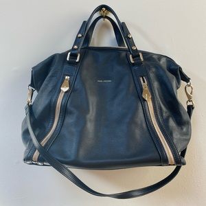 POUR LA VICTOIRE black leather handbag